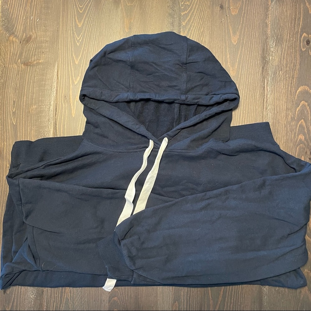 Navy Eloquii “cropped” hooded sweatshirt, Size 14/16